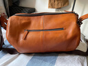 慢時(shí)光復古手工擦色真皮斜挎包休閑橫款男包頭層牛皮單肩包通勤圓筒包潮 淺棕色 曬單實(shí)拍圖