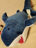 名創(chuàng  )優(yōu)品（MINISO）海洋系列鯊魚(yú)公仔女生可愛(ài)毛絨玩具玩偶家居場(chǎng)景擺件柔軟沙發(fā)抱枕 深色鯊魚(yú)25*50cm抱枕 曬單實(shí)拍圖