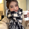 MAINLYKITTY圍巾秋冬季保暖格子圍巾女士圍脖披肩2025新款生日禮物送女友老婆 【黑白色】-禮盒裝 曬單實(shí)拍圖
