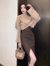 雪妃藍琪（XUEFEILANQI）秋冬連衣裙2024年秋季女裝高級設計感甜辣風吊帶裙法式針織衫裙子 卡其毛衣+咖色吊帶裙 M【80-100斤】 曬單實拍圖