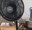 美的（Midea）【超級單品】七葉輕音立式電風扇家用柔風落地扇臺式桌面小型風扇大風量節(jié)能搖頭宿舍電扇 SAF30AB 曬單實拍圖