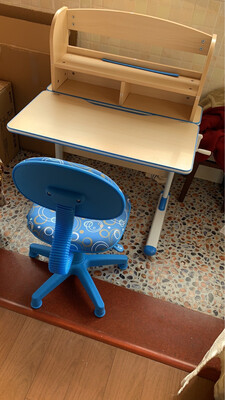 坐得正儿童学习桌怎么样，小心忽悠，不要被表象迷惑！