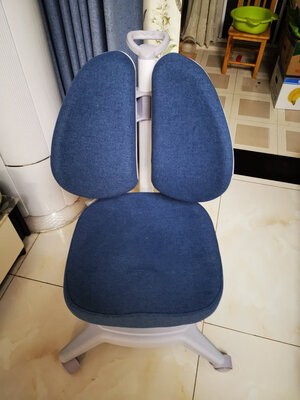 得力儿童学习桌怎么样？用了三个月疯掉了？