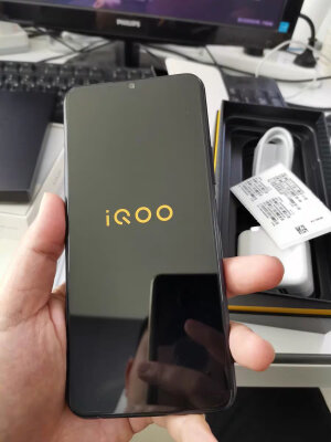 OPPO Reno5 Pro和iQOO U1x哪个好什么区别？功能实用？