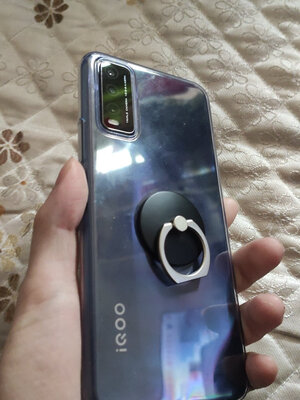 OPPO Reno4 Pro和iQOO U1x哪个好区别质量差不差?买了会后悔吗？