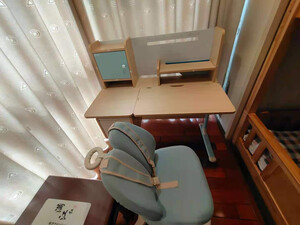 坐得正儿童学习桌怎么样，小心忽悠，不要被表象迷惑！