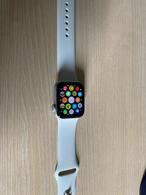 咨询求助Apple Watch Series 6和Apple Watch SE哪个好什么区别？真实内幕大揭秘