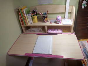 坐得正儿童学习桌怎么样，小心忽悠，不要被表象迷惑！