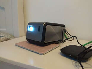 坚果(JmGO)绅视 J6 家用全高清 投影仪 投影机