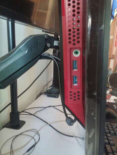 ms响应 144Hz刷新爱眼不闪电竞游戏吃鸡显示