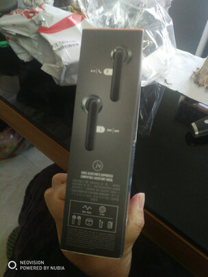 入手剖析JBL LIVE 300TWS怎么样？好不好用？