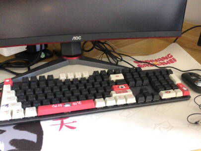罗技g502跟罗技g402哪个好？区别是？