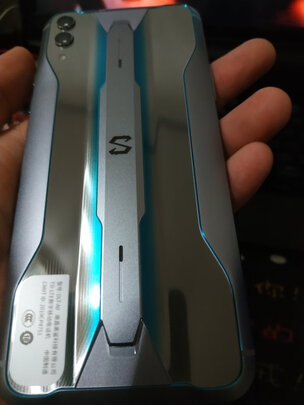 入手评测黑鲨3和小米10哪个好？质量评测有何区别