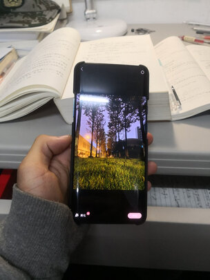实力大比拼：一加8pro和小米10pro对比区别？反馈哪个好