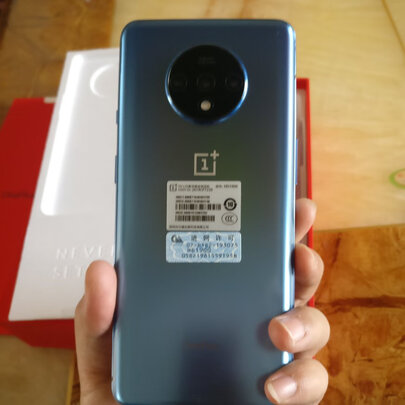 实力大比拼：一加8和一加8pro哪个好？体验区别