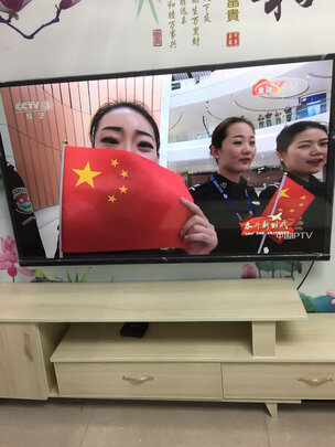 优缺点测评TCL 55V8和55Q680哪个好？使用区别是