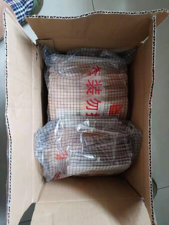 产品质感：老客户了，一直在用这款面膜
使用感受：贴上去很舒服，舒适滑滑的
适合肤质：大油田使用没什么问题
补水效果：补水效果还不错，所以完之后摸起来滑滑的弹弹得
贴合效果：贴合效果上面不是很满意，需要细心调整
其他特色：老品牌，值得，放心，趁活动买了100多片