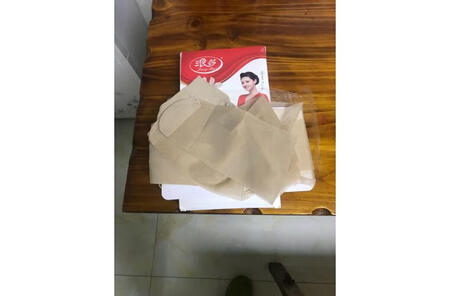 京东购物真的是非常方便，应有尽有，物美价廉。送货上门又快又好，省时省力。浪莎这个品牌的袜子质量非常好，京东搞活动价格优惠，物超所值，值得购买。浪莎丝袜是国内知名品牌，但是值得注意的是，丝袜是易损品，自己穿着的时候要注意穿着方式，还有丝袜保养方法：一双好的丝袜要想经久耐用，丝袜保养很重要。建议大家在穿着之前还是学习一下丝袜的保养，尽可能延长丝袜的使用寿命。