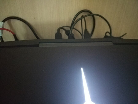 产品质量：很好
产品性能：网速很快很满意吧
外形外观：网状，摸起来材质很好，估计能用很久
产品包装：包装比较简单，但产品好是重要的，包装次要
其他特色：快递速度很快，次日达
