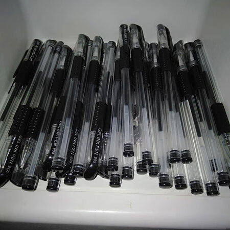 一大箱可以够俩小孩用半年了。