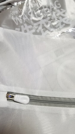 密封效果：不错
商品质量：挺好的
厚薄程度：厚实
容量大小：日常换洗2_3件正好
适用场景：就看耐不耐用了