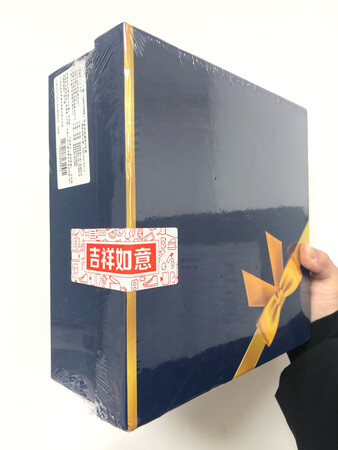 包装完好，没有磕碰。兰蔻礼盒装更实惠，强韧肌肤屏障，平衡肌肤微生态，可以调节肤质，使肌肤更加白皙光滑细腻。在商场找不到如此合适的礼盒装，现在足不出户就能在京东商城上购买，真方便。和卖家描述的一样，满意。
