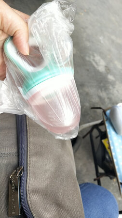 买的第二天就可以收到货，很满意，宝宝正好想出牙了牙龈痒可以放水果他咬着有味道还喝到水果汁