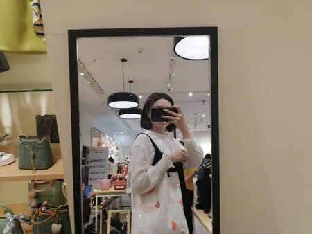 包包还挺能装得，主要是我背好显年龄小哦！我平常装书刚好，我室友也喜欢还拿去背了，主要是耐脏，超不错啦