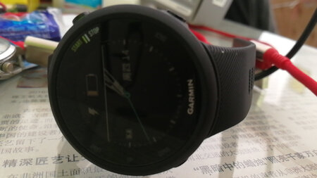 定位效果：搜星快，定位好！
舒适度：柔性很好，有弹力，感觉不错！
续航效果：电池不耐用，两天跑两次没电了，一次7公里，一次33公里！
防水性能：戴了3天，暂感觉挺好的！
响应速度：按键反应迅速！
双“十一”早上5点多补齐全款，晚上约20点15货到，包装完好，用大箱装小箱里面有真空胶袋保护，店家服务周到，并赠送咕咚心率耳机！跑了两次感觉不错，佳明品牌就是好，值得拥有及信赖，就是续航差鸡了点?，因只使用了3天暂未发现其他方面的问题！用用再说吧！