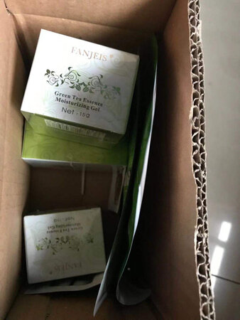 宝贝收到了， 是正品，朋友用着好推荐买的，期待有好的效果