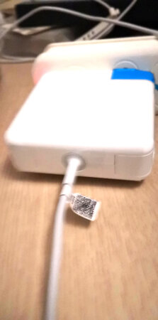 产品包装：完好
材质做工：可以
外观设计：不错
安装操作：简单