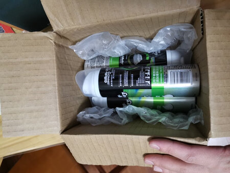 适合肤质：使用起来效果就是不一样！以前都是用洗面奶刮胡子，现在换了剃须泡沫，瞬间感觉不一样了！
其他特色：双11买的，价格还行，爸妈也说很实惠！整体是一次很满意的购物！
泡沫数量：泡沫很多，很滑，剃起来很舒服