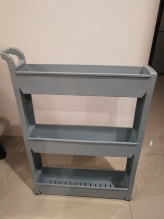 外观样式：外观简洁，安装简单，淡淡的蓝色，安静耐看。放在冰箱旁边，尺寸刚刚好，移动方便，小身材，容量大。
配送服务：虽然是在货量大的双11期间，但京东物流很快，只是比平时多等了一天时间，就收到货了。快递小哥很有礼貌，辛苦了！
商品质量：质量不错，对得起这个价钱
适合场景：该尺寸可以放在家里任何一个地方，只要有12cm的大小，就能放下。