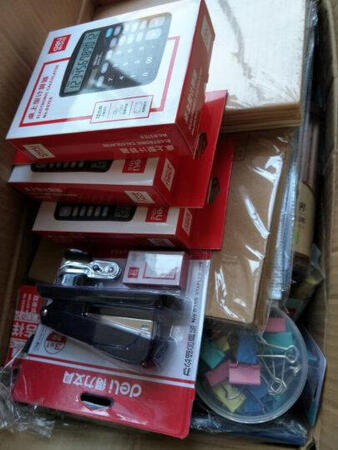 质量非常的好，公司办公用品一直买的是得力的牌子，质量放心。非常感谢京东商城给予的优质的服务，从仓储管理、物流配送等各方面都是做的非常好的。送货及时，配送员也非常的热情，有时候不方便收件的时候，也安排时间另行配送。同时京东商城在售后管理上也非常好，以解客户忧患，排除万难。给予我们非常好的购物体验。