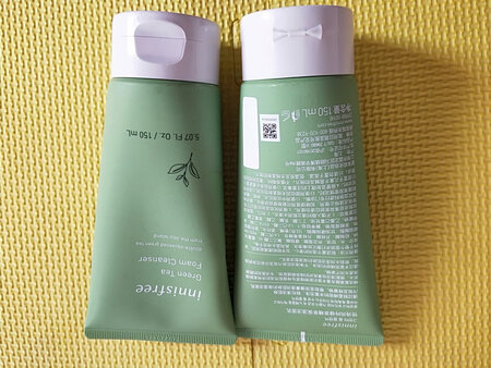 绿茶的，味道很喜欢，第一次用这个牌子的，还会再来追评的。