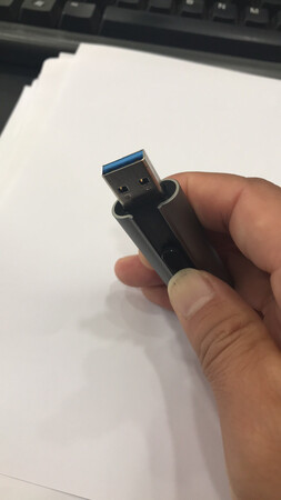 U盘很好，物美价廉，存储速度快！