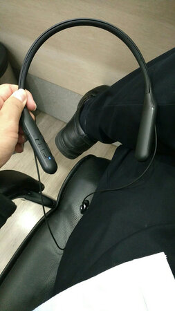 降噪效果很好，我觉得充电方式可以在改变一下，插线充电太不方便了。