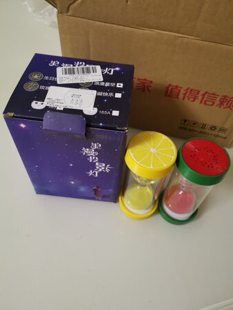 东西收到了，还不错，时间还是比较准，就是感觉不耐摔。