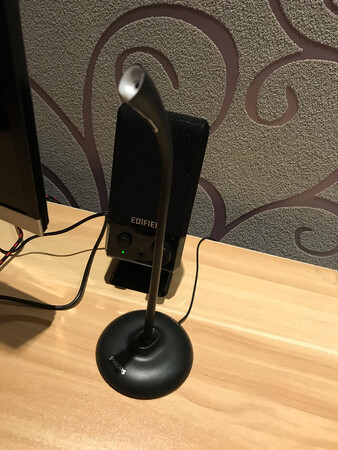 用着还行吧。没杂音就行了