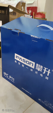 外形外观：不错，好看
性能配置：一般
运行速度：一般
屏幕效果：还行
产品包装：好
其他特色：无