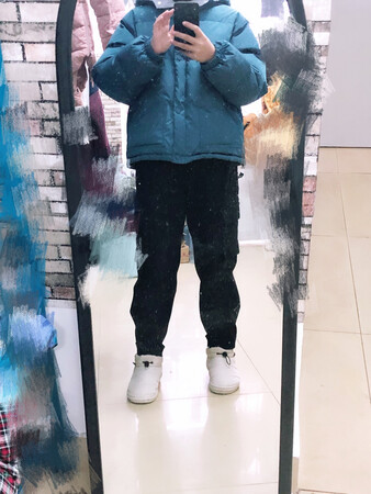 物流挺快的 然后之前看了评论买的 里面有绒的挺好的 裤子有点短 不过我搭中帮鞋刚好吧 对这裤子还比较满意