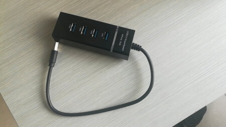 分线器质量很好，而且是usb3.0的，速度快，好评