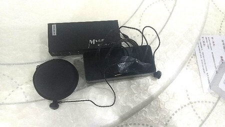 音效音质：无损音质
颜色外观：感觉很好看
舒适度：戴着很舒适