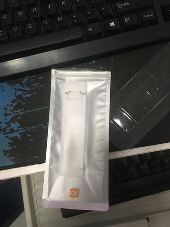 操作难易：操作简单
传输速度：快
外形外观：白白净净的好看
稳定性：网速稳定