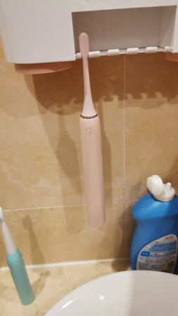 牙刷颜值很高，很好用，尤其待机时间很长，整体使用感觉很好。