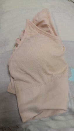 收到就洗了，质量一般般。没穿。