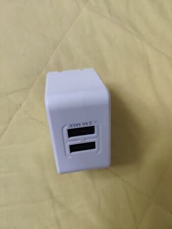 插头还不错，如果能送华为的数据线就更好了