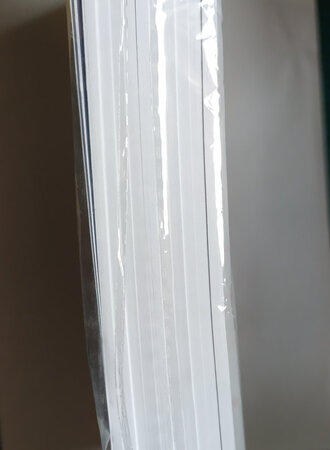 看起来很不错，纸质很好，有十本，薄薄的一本大概三毫米左右吧。练习写字应该够好久用了。