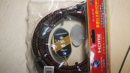 物品质量不错，选的长度也合适，接上去电脑显示效果影像真心不错。物流也非常给力。必须给好评，点赞，以后有机会还会再来。