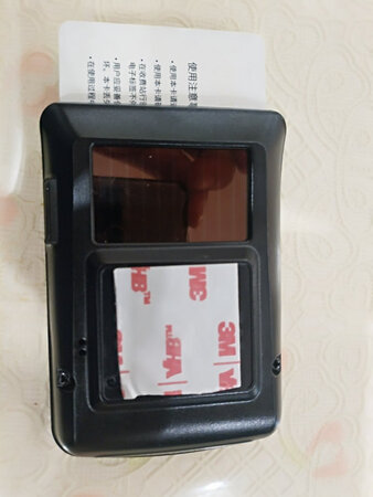 3M的东西还是值得信赖的，到货后就立马贴上了。明天把记录仪装上去，还要重新激活。还是要吐槽一下京东，购买的车膜在安装时ETC拆下来后把我弄好的卡片给弄掉了，还得自己买双面胶粘上。不过东西还是不错，黏上在激活一下就应该没事了。